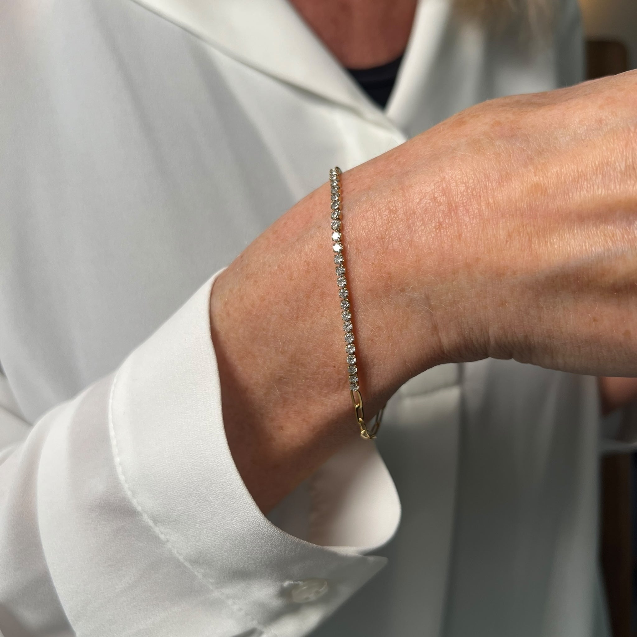 Paperclip-armbånd med klare cubic zirkonia